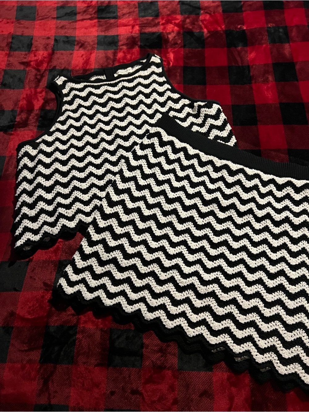 Ava & Viv Black and White Zigzag Knit Skirt Set